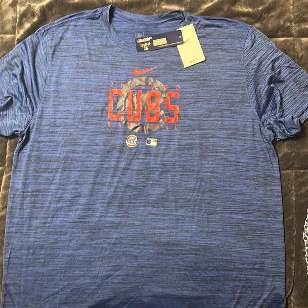 NWT New Nike T Shirt Chicago Cubs New!